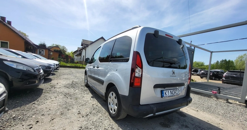 Peugeot Partner cena 59900 przebieg: 51819, rok produkcji 2016 z Dukla małe 379
